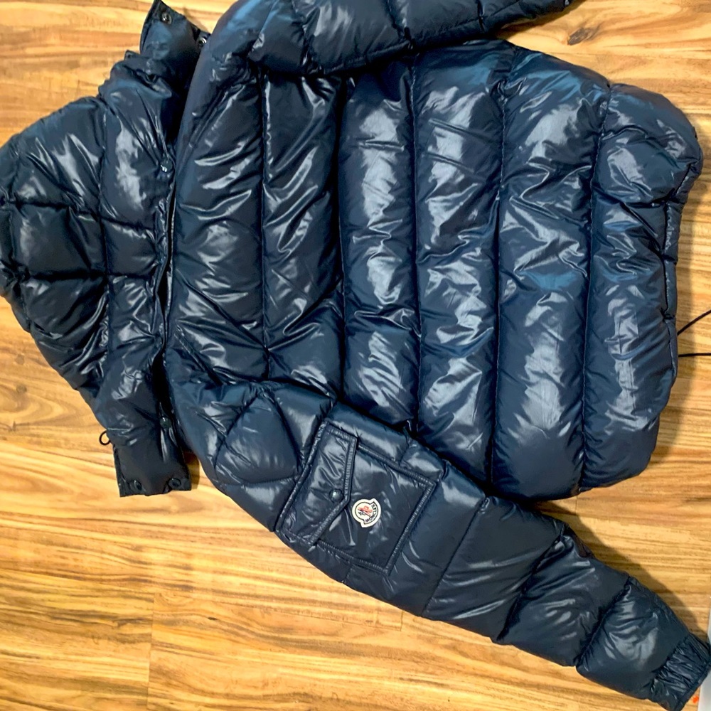 Navy Blur Moncler mint condition